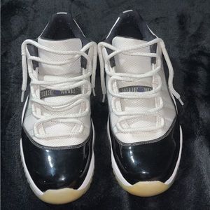 Air Jordan 11 Retro - Low Concord